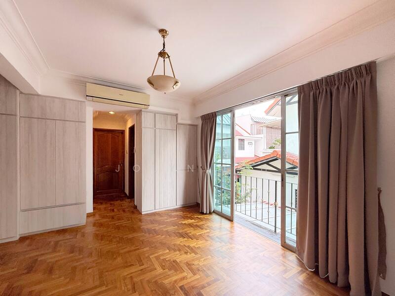 For Rent - King’s road semi detached house