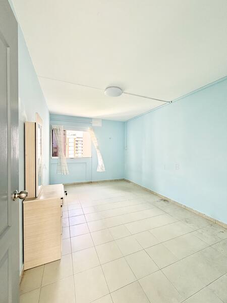 For Sale - 879 Tampines Avenue 8