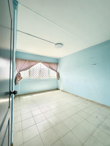 For Sale - 879 Tampines Avenue 8