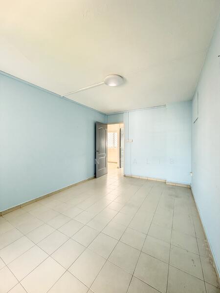 For Sale - 879 Tampines Avenue 8