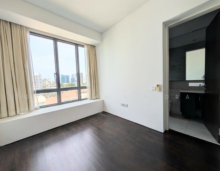 Bedroom 2 (Junior Master)