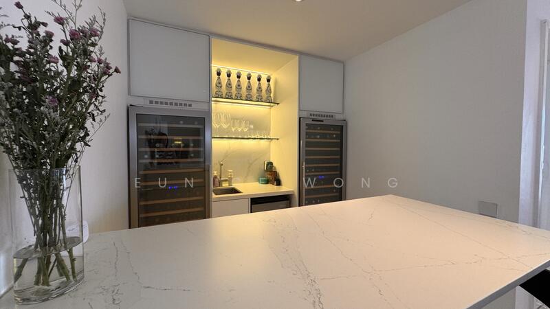 Bar Counter with Double Wine Chillers
