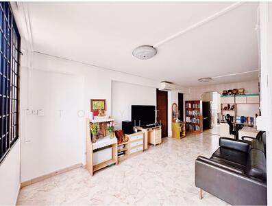 For Sale - 652 Hougang Avenue 8