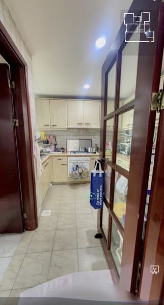 The Hillside, Upper Bukit Timah Road, 3 Bedrooms, 1,313 sqft, Condominium For Sale, by Florence Ng, 60208465 - Kitchen - PropertyGuru.com.sg