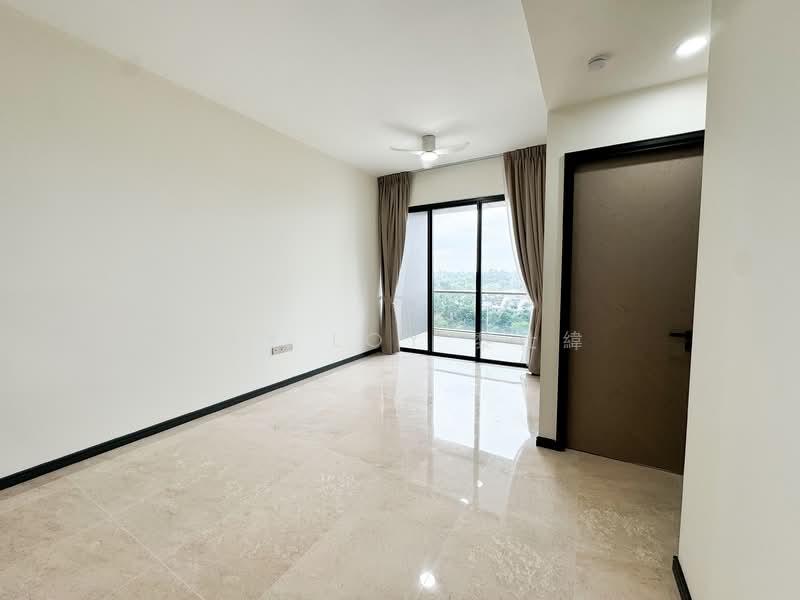 Spacious living room