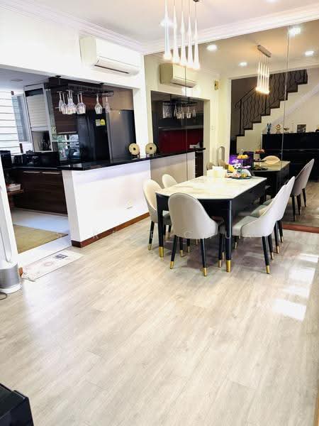 Kew Residencia, 355 Kew Crescent, Bedok / Upper East Coast, 4 Bedrooms, 2,411 sqft, Cluster House For Sale, by Serene Chua, 60208659 - Kitchen - PropertyGuru.com.sg