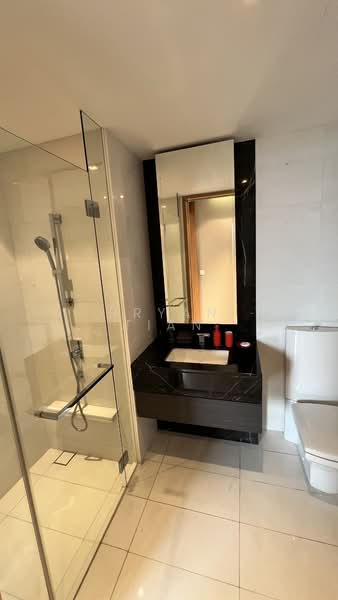 Concourse Skyline, 296 Beach Road, 2 Bedrooms, 1,173 sqft, Condominium For Sale, by Bryan Tian, 60208686 - Bathroom - PropertyGuru.com.sg