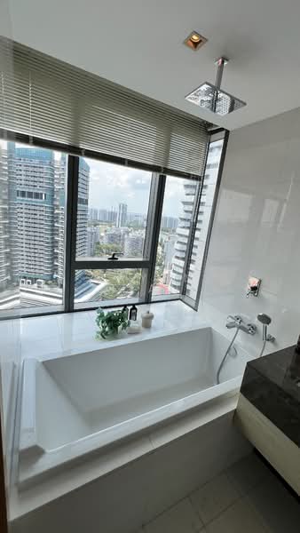 Concourse Skyline, 296 Beach Road, 2 Bedrooms, 1,173 sqft, Condominium For Sale, by Bryan Tian, 60208686 - Bathroom - PropertyGuru.com.sg