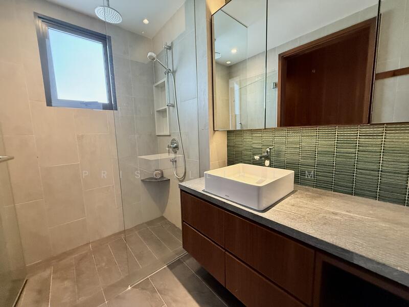 Modern Mint Condition Bathrooms 