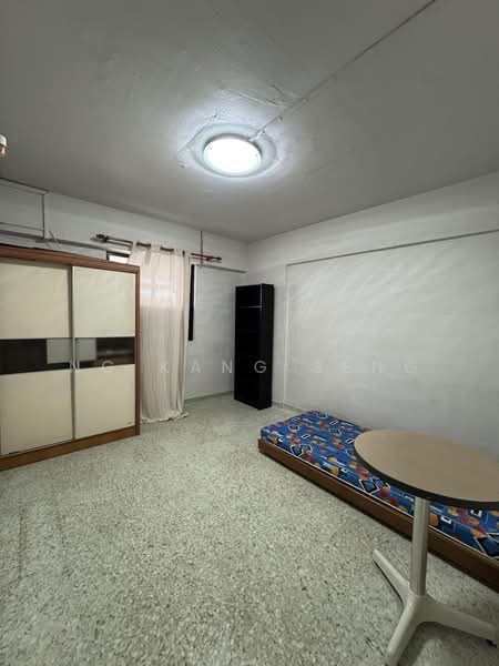 427 Clementi Avenue 3, 427 Clementi Avenue 3, 2 Bedrooms, 725 sqft, HDB Flat For Sale, by Ng Kang Seng, 60208860 - Bedroom - PropertyGuru.com.sg