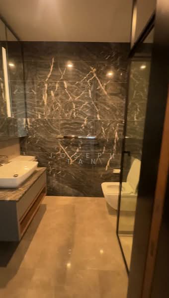 Boulevard 88 Condominium For Sale at S$ 13,880,000 | PropertyGuru Singapore - Bathroom