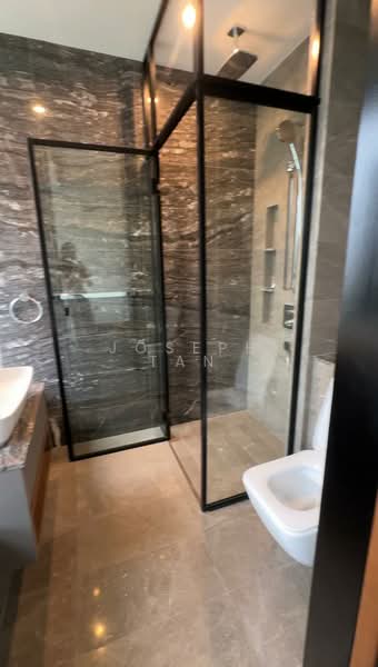 Boulevard 88 Condominium For Sale at S$ 13,880,000 | PropertyGuru Singapore - Bathroom