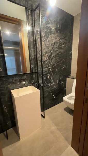 Boulevard 88 Condominium For Sale at S$ 13,880,000 | PropertyGuru Singapore - Bathroom