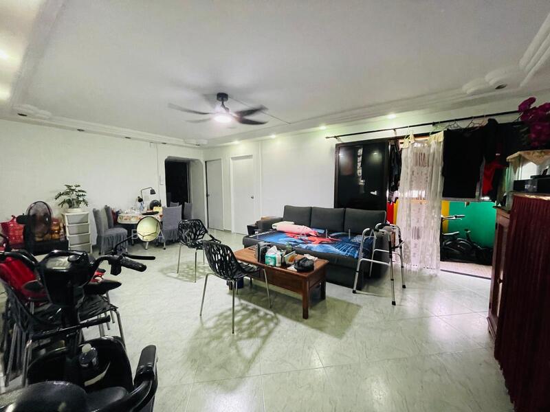 For Sale - 407 Sembawang Drive