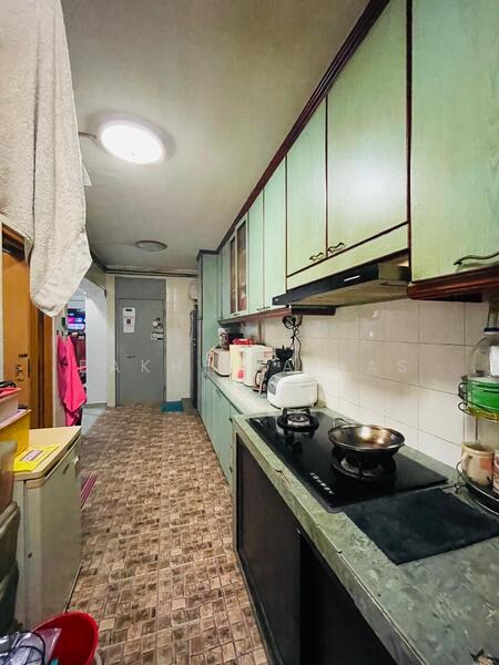 For Sale - 407 Sembawang Drive