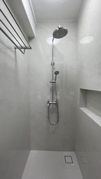 Bathroom (Shower Side)
