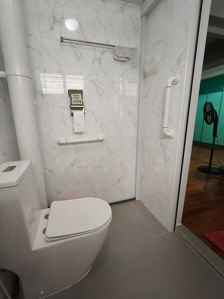 For Sale - 402 Serangoon Avenue 1