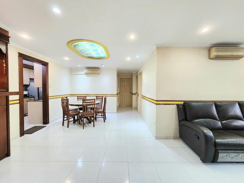 Spacious Living room