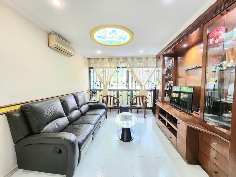 Spacious Living room