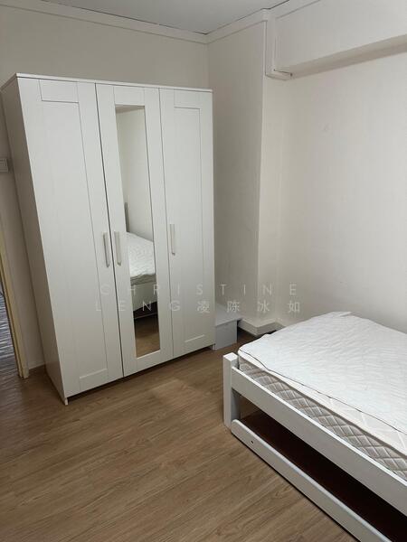 For Rent - 168A Queensway