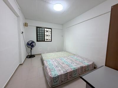 For Rent - 215 Tampines Street 23