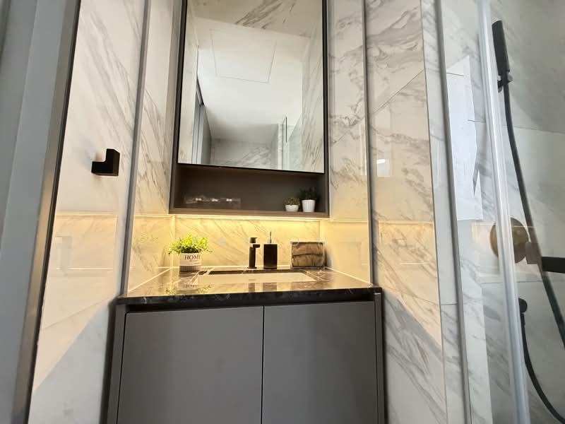 The Landmark Condominium For Sale at S$ 1,890,000 | PropertyGuru Singapore - Bathroom