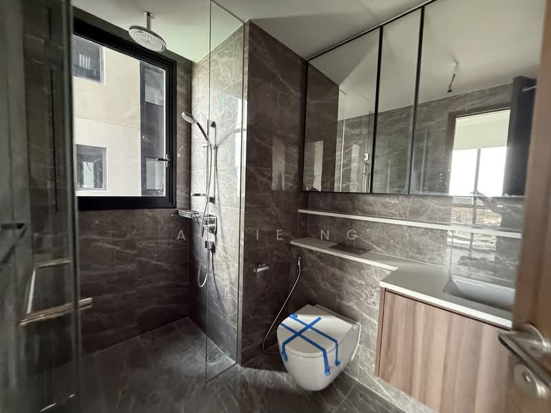 Lentor Modern, Lentor Central, 3 Bedrooms, 990 sqft, Condominium For Sale, by Annie Ng, 60209700 - Bathroom - PropertyGuru.com.sg