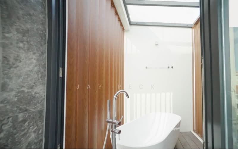 For Rent - UPPER EAST COAST ROAD