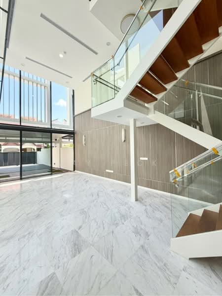 For Rent - UPPER EAST COAST ROAD