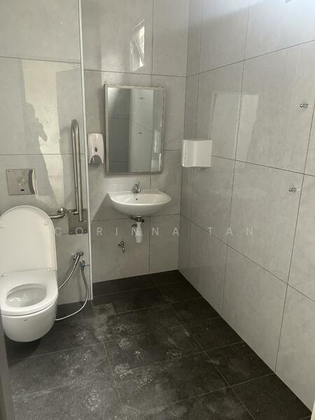 Central Kitchen in Genting for Rent, Ajunied Road, Genting Road, 1,600 sqft, Light Industrial (B1) For Rent, by Corinna Tan, 60209858 - Bathroom - CommercialGuru.com.sg