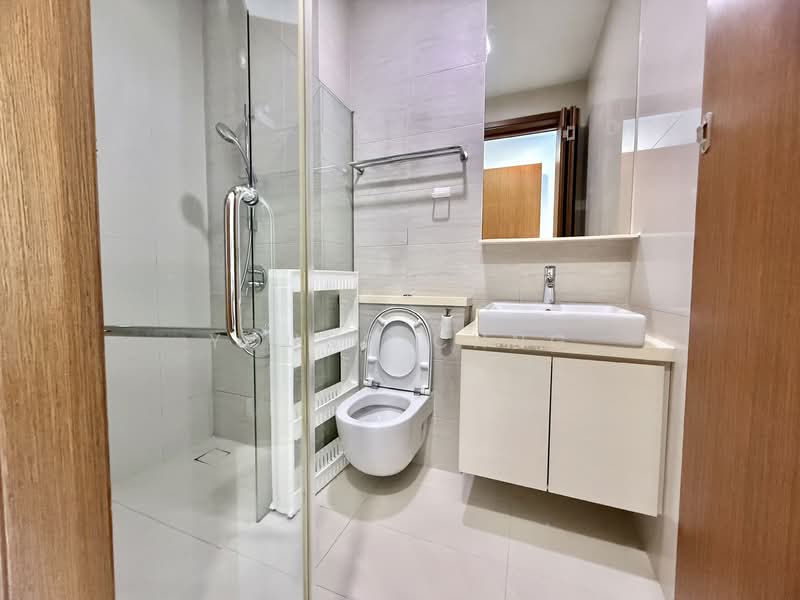 8 Farrer Suites, 8 Sing Joo Walk, Room Rental, 180 sqft, Apartment For Rent, by Young Chng, 60209859 - Bathroom - PropertyGuru.com.sg