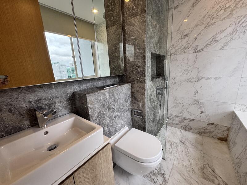 The Peak @ Cairnhill II, 61 Cairnhill Circle, 2 Bedrooms, 829 sqft, Condominium For Rent, by Jon Lim, 60210001 - Bathroom - PropertyGuru.com.sg