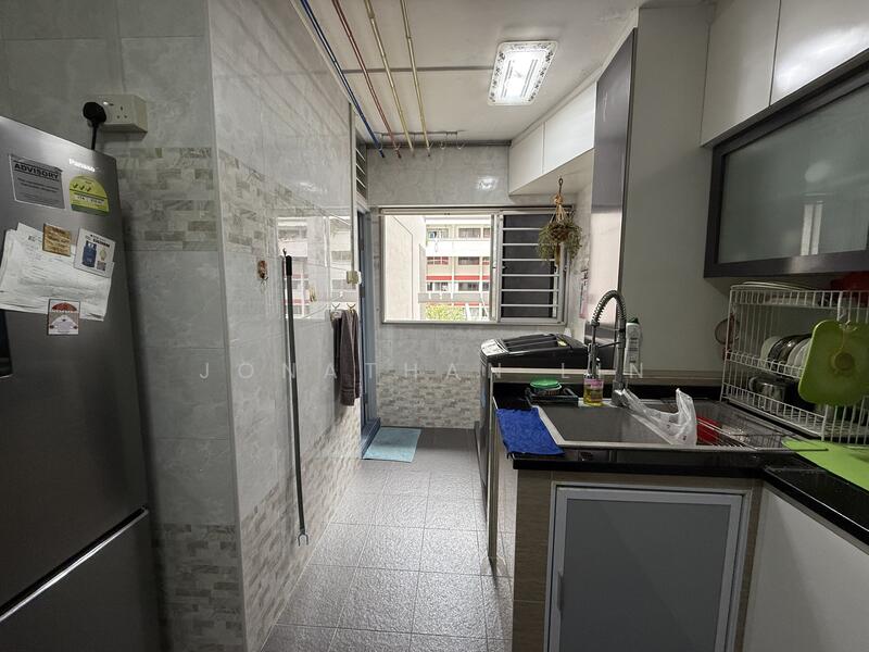 For Sale - 405 Jurong West Street 42