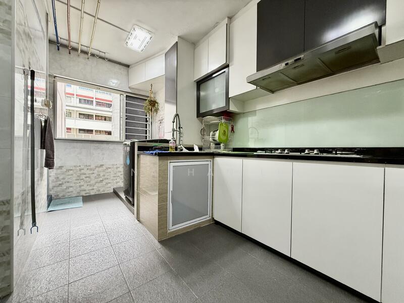 For Sale - 405 Jurong West Street 42