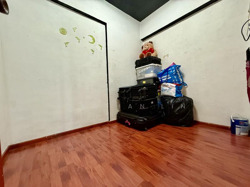 For Sale - 405 Jurong West Street 42