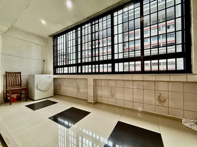 For Sale - 405 Jurong West Street 42