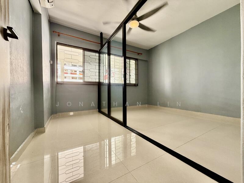 For Sale - 405 Jurong West Street 42