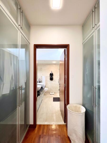 Walk-In Wardrobe (Master Bedroom)