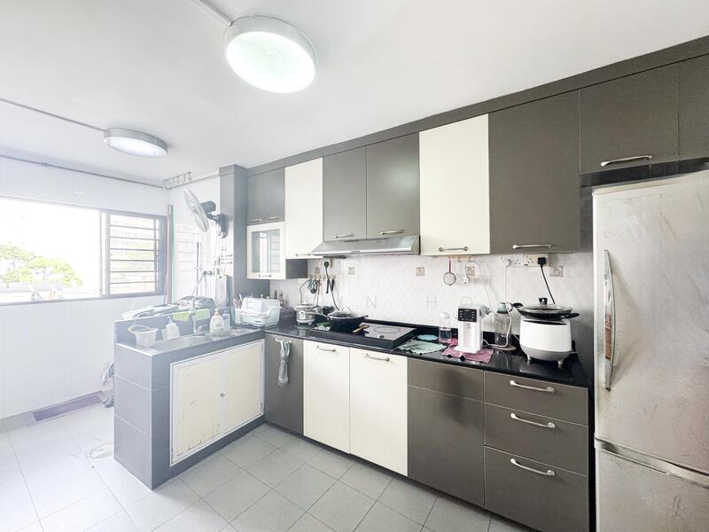 For Sale - 247 Jurong East Street 24