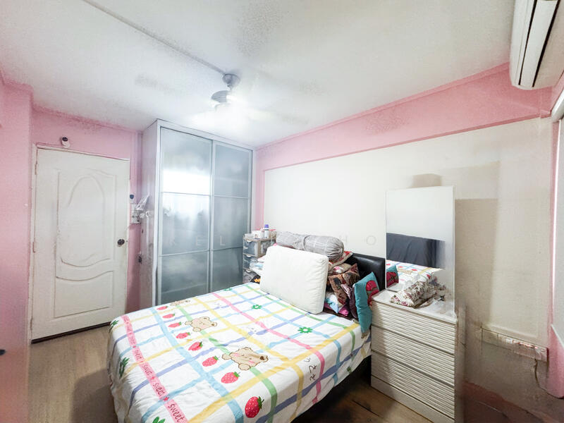 For Sale - 247 Jurong East Street 24