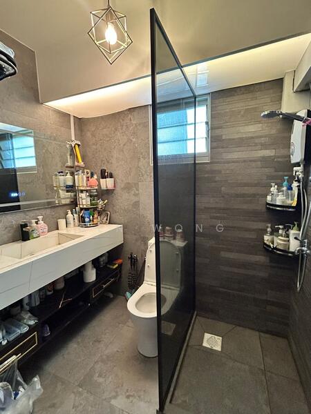 Master bathroom 