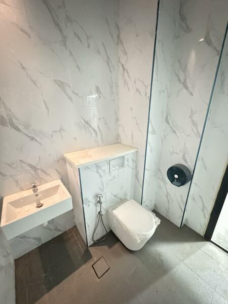 Cantonment Road, Cantonment Road, 1,400 sqft, Shop / Shophouse For Rent, by Remus Lim, 60210770 - Bathroom - CommercialGuru.com.sg