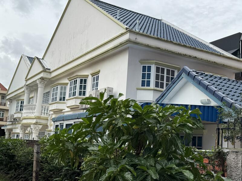 For Sale - Classical Semi-D, possible to rebuild into bungalow