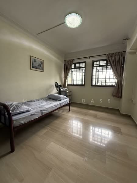 955 Hougang Avenue 9 HDB Flat For Sale at S$ 730,000 | PropertyGuru Singapore - Bedroom