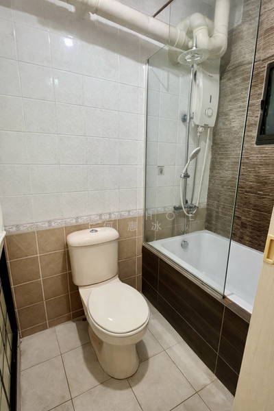 201D Compassvale Drive HDB Flat For Sale at S$ 689,999 | PropertyGuru Singapore - Bathroom