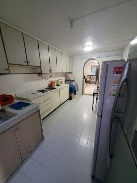 427 Clementi Avenue 3, 427 Clementi Avenue 3, 2 Bedrooms, 725 sqft, HDB Flat For Rent, by Elaine Khoo, 60211316 - Kitchen - PropertyGuru.com.sg