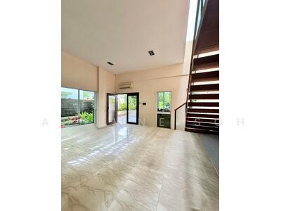 For Sale - Greenleaf/Old Holland vicinity