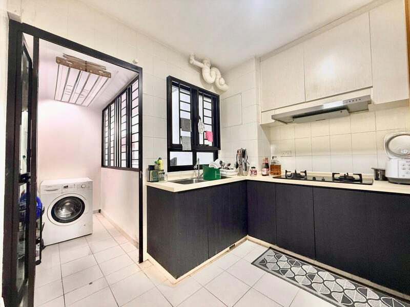 2B Geylang Serai HDB Flat For Sale at S$ 900,000 | PropertyGuru Singapore