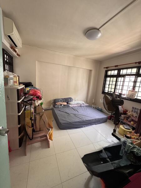 668 Woodlands Ring Road HDB Flat For Sale at S$ 560,000 | PropertyGuru Singapore - Bedroom