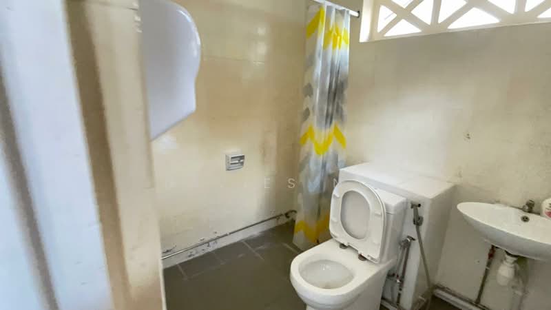 Sago street, Sago Street, 1,995 sqft, Office For Rent, by Davies Ng, 60211758 - Bathroom - CommercialGuru.com.sg
